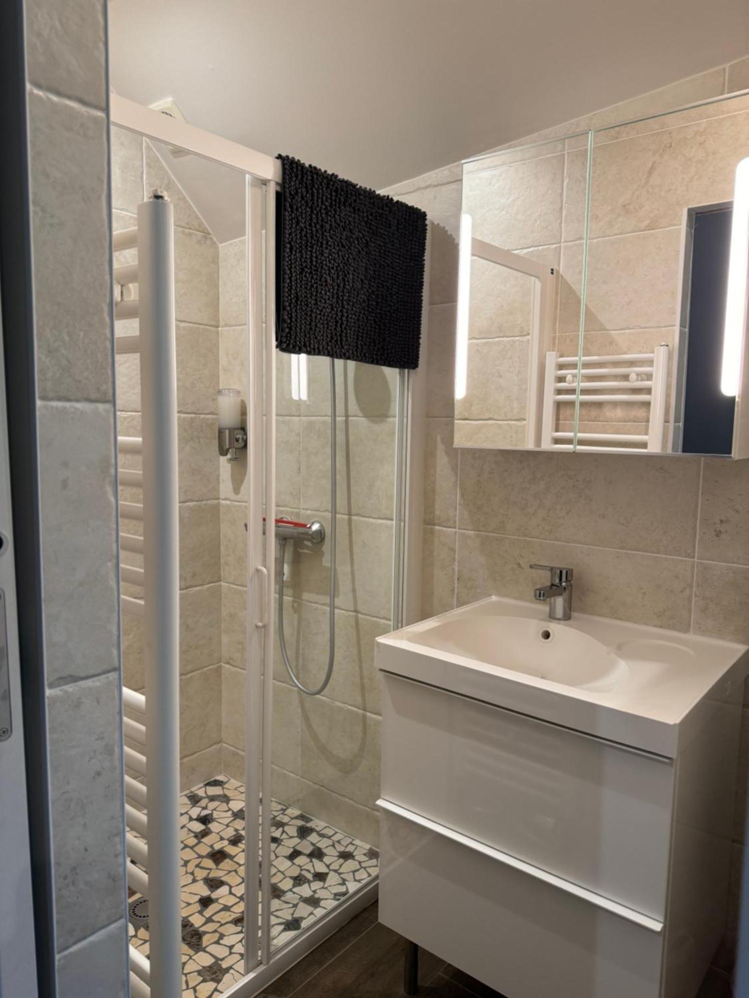 Plombieres-les-Dijon Chambre Avec Acces Jacuzzi المظهر الخارجي الصورة